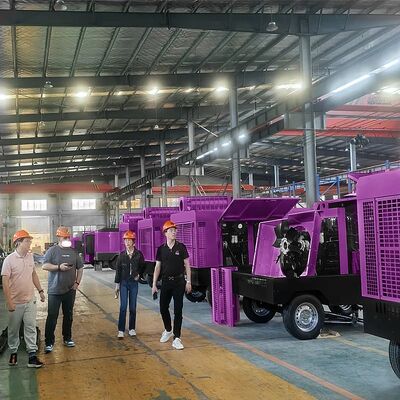 Máy nén khí trục vít diesel di động  tiếng ồn thấp 25bar cho khai thác mỏ